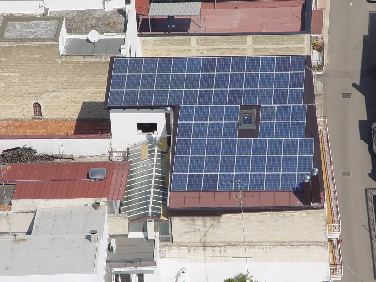 installazione impianto fotovoltaico su copertura Lastella Srl